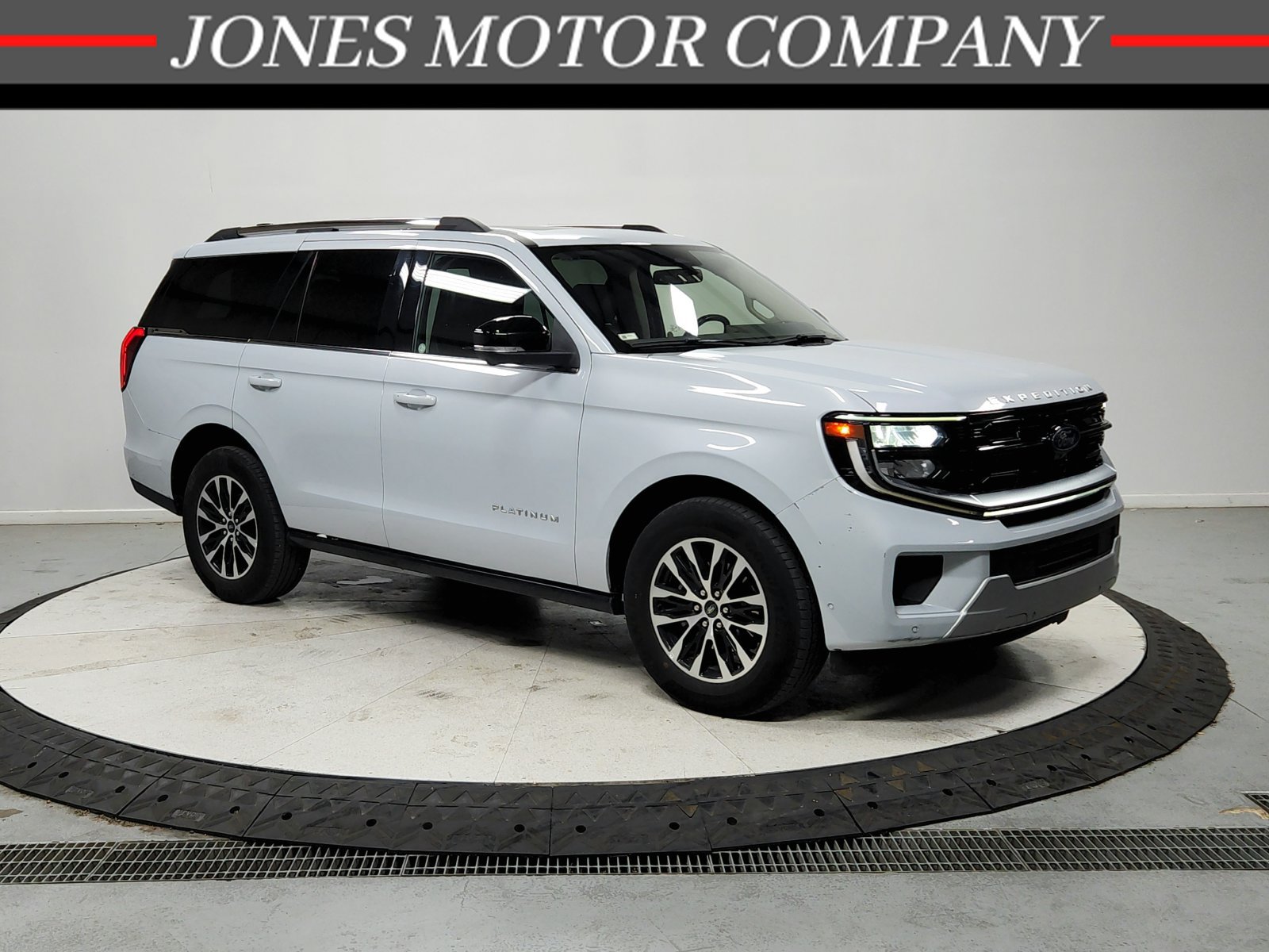 Used 2025 Ford Expedition Platinum AWD/4WD image 1
