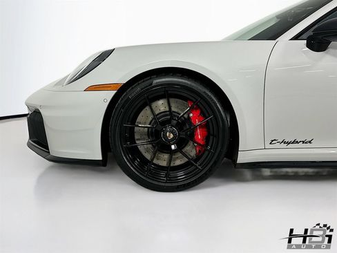 Used 2026 Porsche 911 Carrera GTS RWD image 18