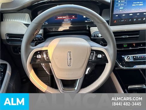 Used 2023 Lincoln Corsair Standard image 30