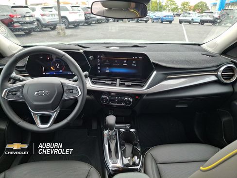 Used 2025 Chevrolet Trax ACTIV w/ Driver Confidence Package FWD image 9