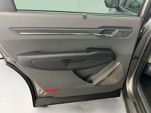 Used 2024 Kia EV9 GT-Line AWD/4WD image 28