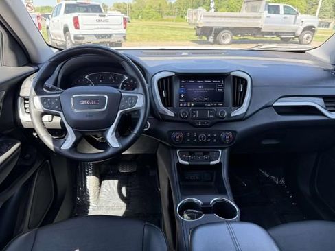 Used 2024 GMC Terrain SLT AWD/4WD image 16