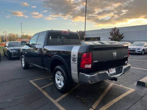 Used 2018 RAM 1500 Classic SLT image 4