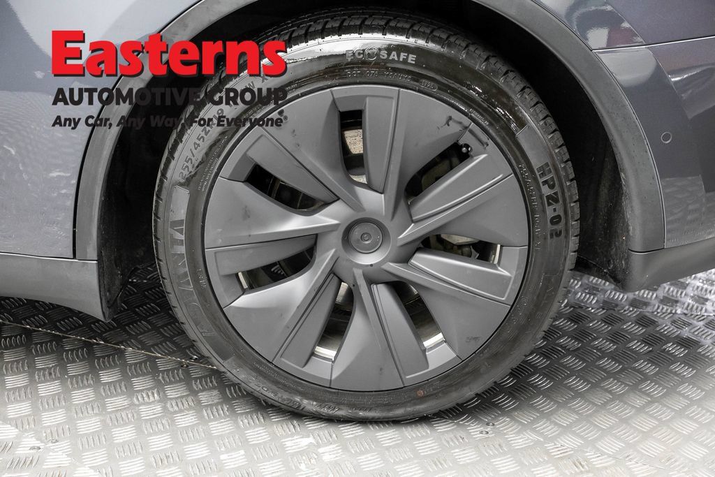 Used 2022 Tesla Model Y Long Range AWD/4WD image 10