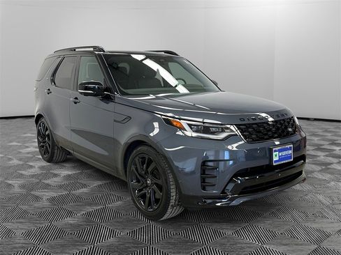 Used 2024 Land Rover Discovery Dynamic SE image 7