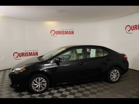 Used 2018 Toyota Corolla LE w/ Carpet Mat Package (TMS) FWD image 4