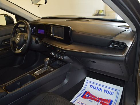 Used 2025 Nissan Kicks S FWD image 10