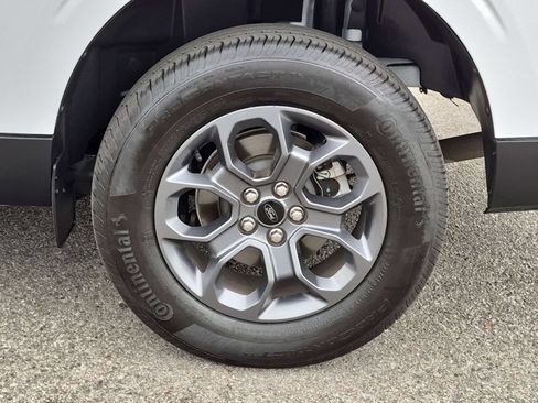 Used 2025 Ford Maverick XLT w/ Equipment Group 302A AWD/4WD image 9