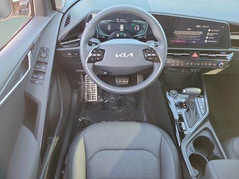 New 2026 Kia Niro SX Touring FWD image 8