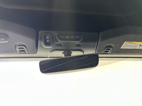 Used 2023 Jeep Wrangler Unlimited w/ Sun & Screen Package image 24