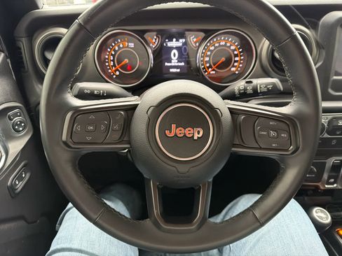 Used 2022 Jeep Wrangler Sport AWD/4WD image 25