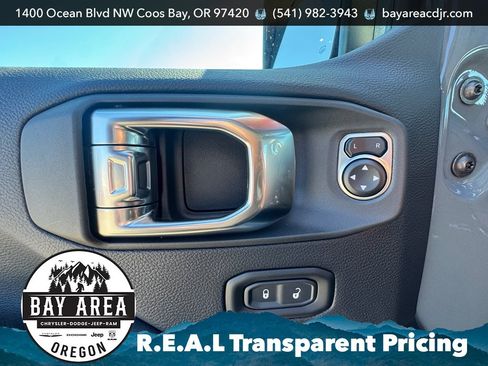 New 2026 Jeep Gladiator Rubicon w/ Steel Bumper Group AWD/4WD image 13