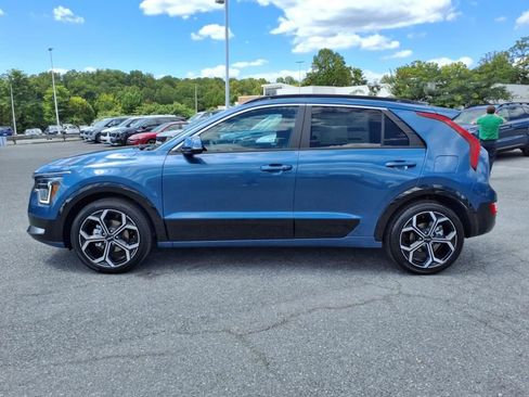 New 2025 Kia Niro EX Touring image 7