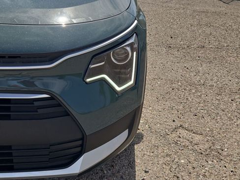 New 2026 Kia Niro EX FWD image 11