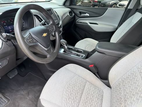 Used 2022 Chevrolet Equinox LS w/ LS Convenience Package FWD image 18