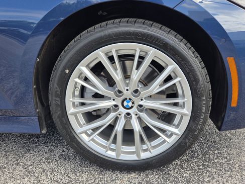 Used 2023 BMW 330i Sedan w/ Premium Package image 9