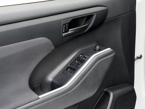 Used 2022 Toyota Highlander L image 8