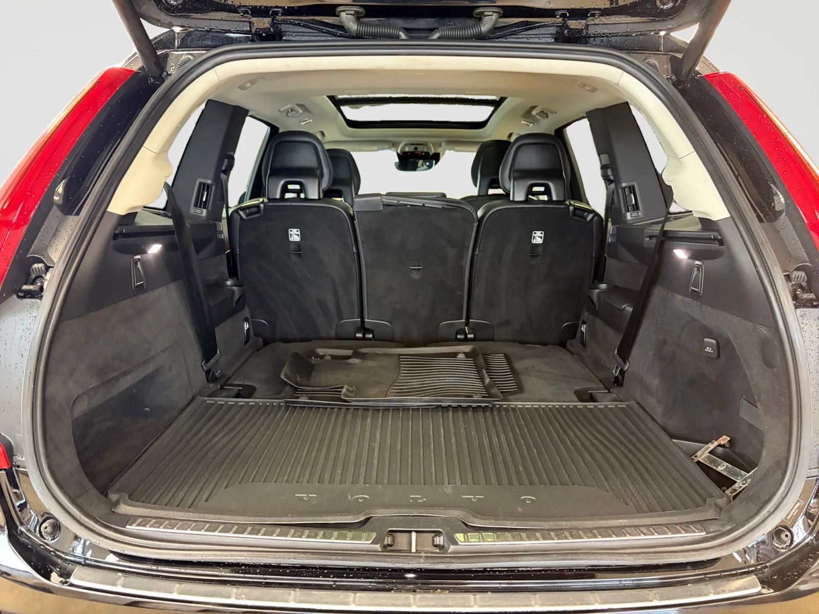 Used 2021 Volvo XC90 T6 Momentum w/ Advanced Package AWD/4WD image 17