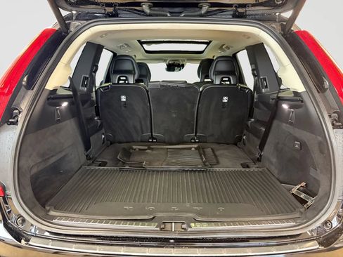 Used 2021 Volvo XC90 T6 Momentum w/ Advanced Package AWD/4WD image 17