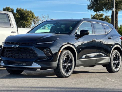 New 2026 Chevrolet Blazer LT image 9