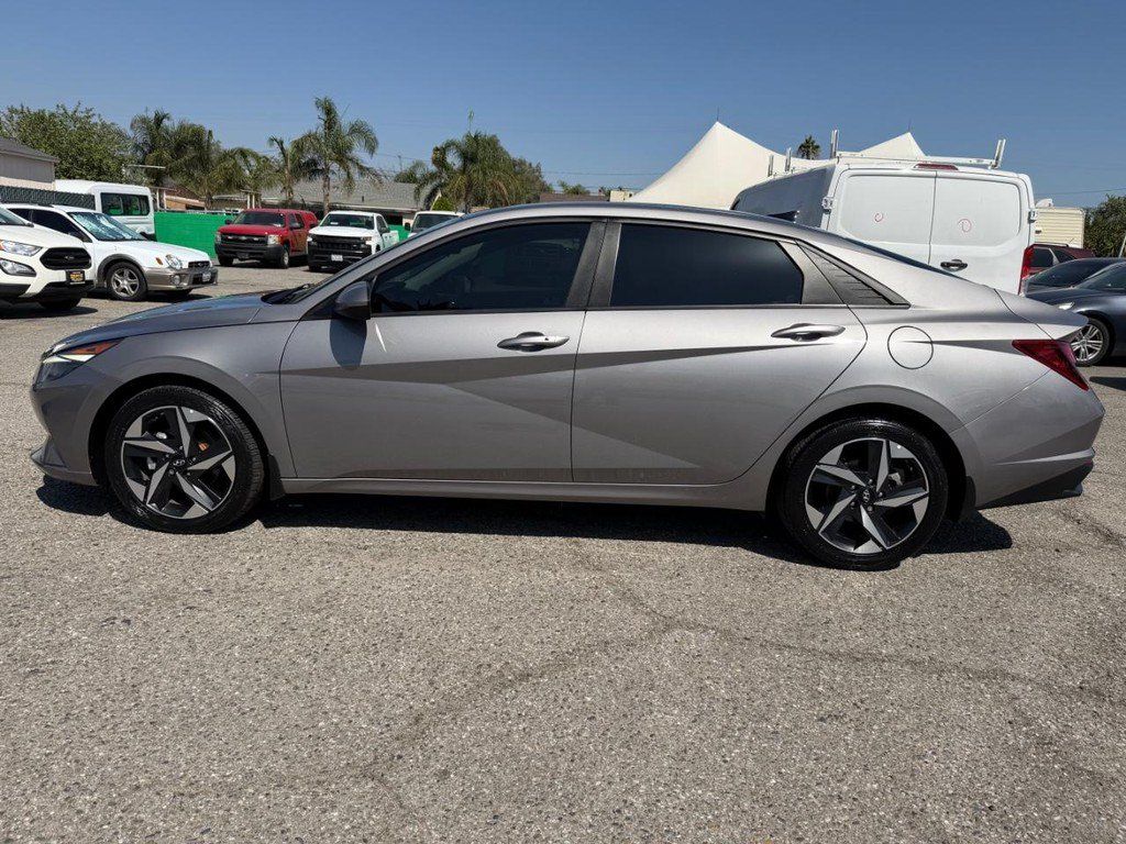 Used 2023 Hyundai Elantra SEL w/ Convenience Package FWD image 10