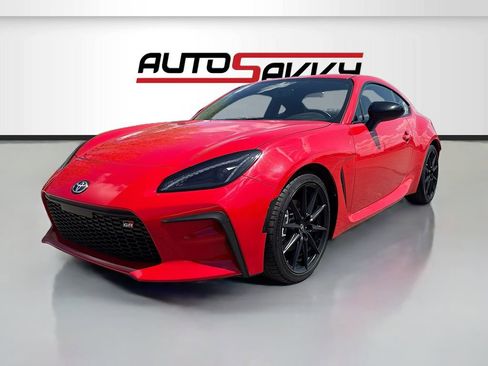 Used 2025 Toyota GR86 Premium w/ ALL Weather Mat Package (TMS) RWD image 3
