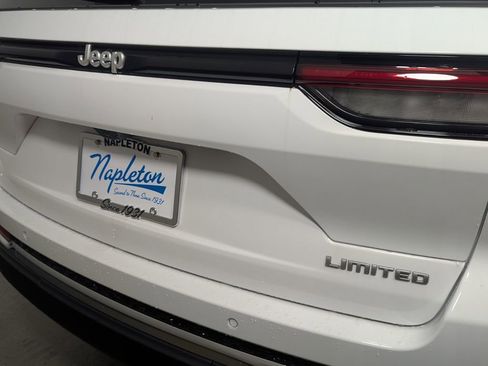 New 2025 Jeep Grand Cherokee Limited image 9