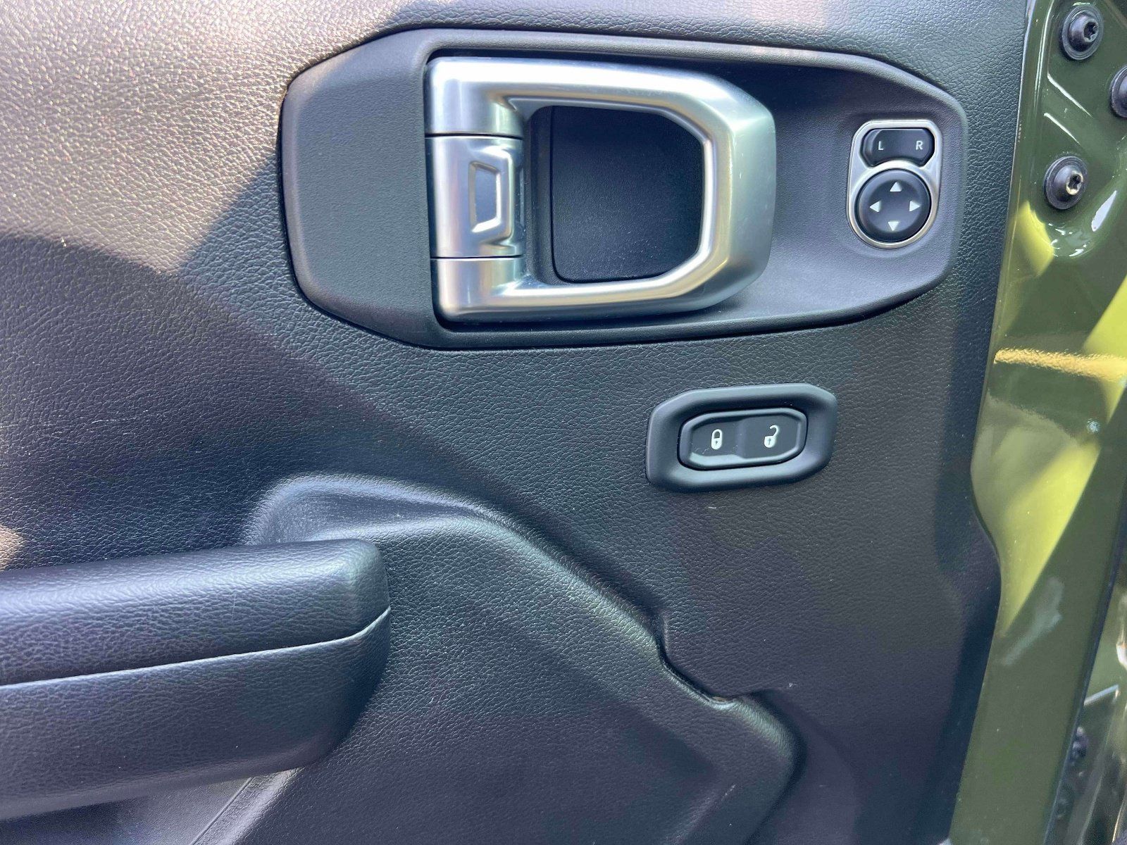 Used 2021 Jeep Wrangler Unlimited Sport AWD/4WD image 16