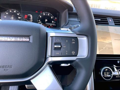 New 2026 Land Rover Discovery Limited Edition image 18