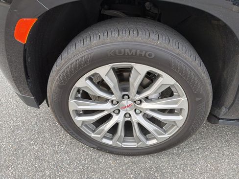 Used 2021 GMC Yukon Denali w/ Denali Premium Package image 11