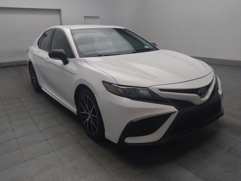 Used 2022 Toyota Camry SE FWD image 13