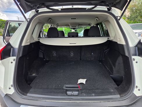 Used 2023 Nissan Rogue S FWD image 17