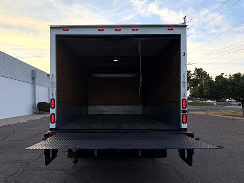 Used 2023 Isuzu NPR image 21