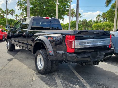Used 2022 Ford F350 Platinum w/ FX4 Off-Road Package AWD/4WD image 4