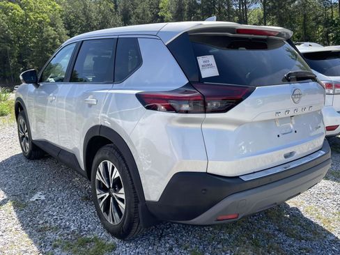 Used 2023 Nissan Rogue SV image 7