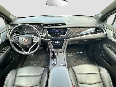 Used 2024 Cadillac XT6 Premium Luxury FWD image 17