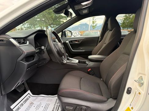 Used 2025 Toyota RAV4 SE AWD/4WD image 24