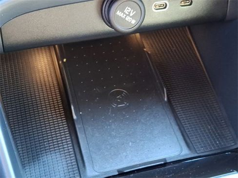 Used 2023 Volvo C40 Recharge Core image 23