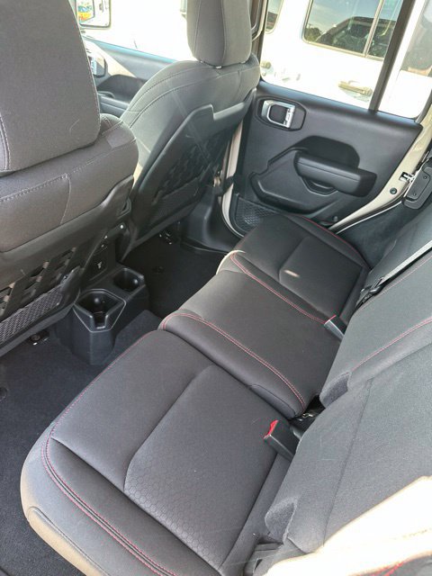 Used 2022 Jeep Wrangler Unlimited Rubicon w/ Cold Weather Group AWD/4WD image 30