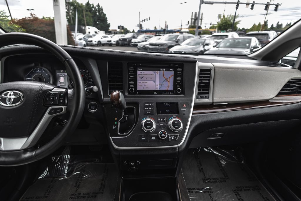 Used 2020 Toyota Sienna Limited AWD/4WD image 23
