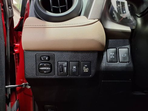 Used 2014 Toyota RAV4 Limited w/ Technology Package AWD/4WD image 14