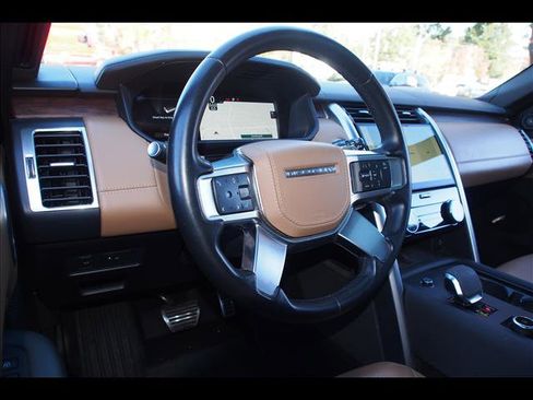 Used 2023 Land Rover Discovery HSE R-Dynamic image 16