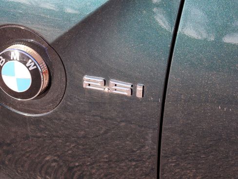 Used 2005 BMW Z4 2.5i image 5