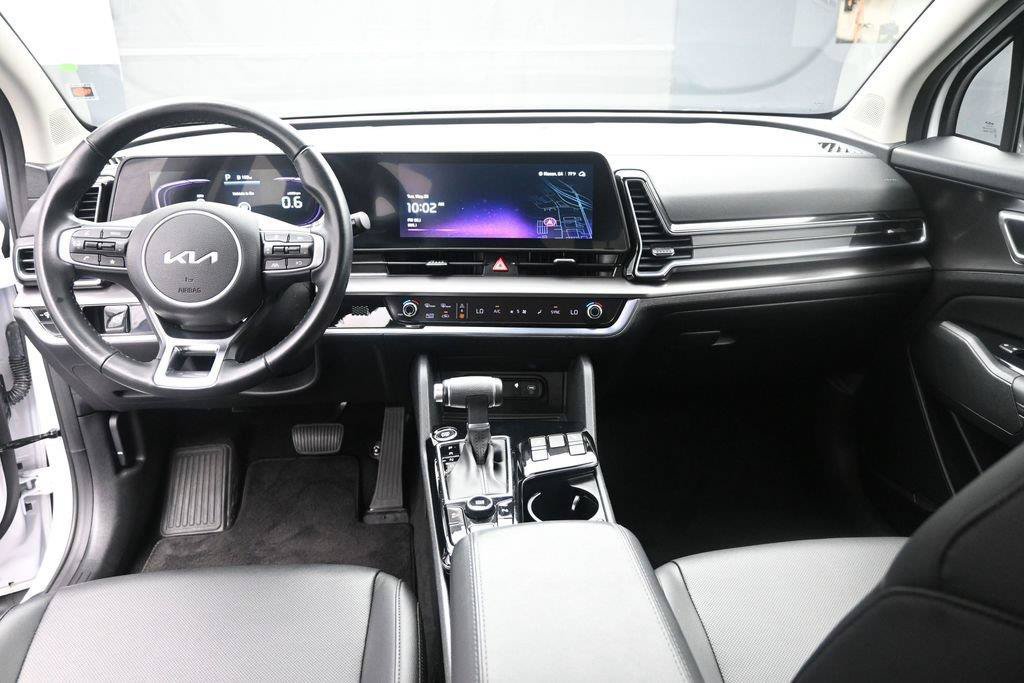 Used 2025 Kia Sportage EX FWD image 9