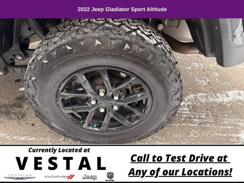 Used 2022 Jeep Gladiator Sport AWD/4WD image 13