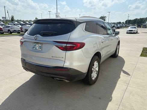 Used 2019 Buick Enclave Essence FWD image 3