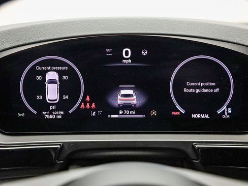 Used 2025 Porsche Cayenne image 28