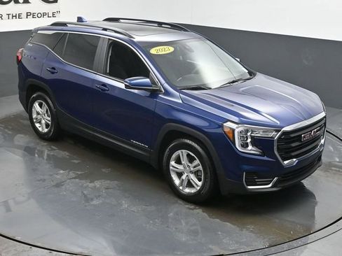 Used 2023 GMC Terrain SLE w/ Driver Convenience Package image 47