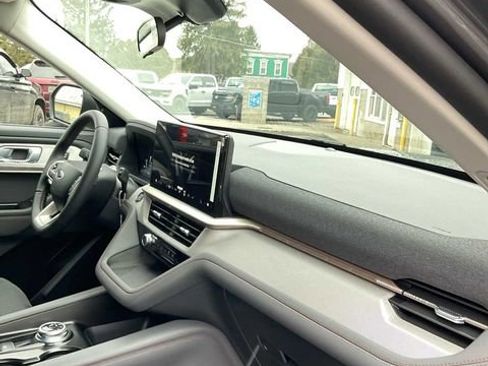 Used 2026 Ford Explorer Active AWD/4WD image 51