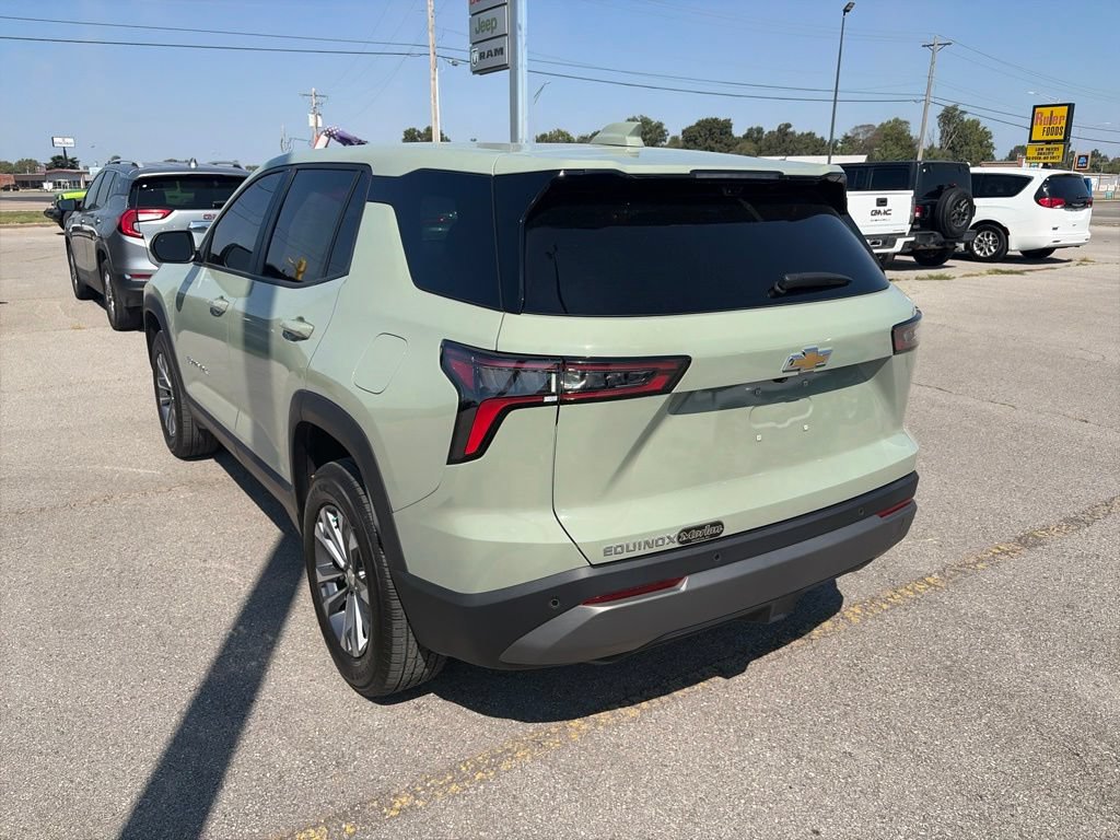 Used 2025 Chevrolet Equinox LT w/ Safety and Technology Package FWD image 4